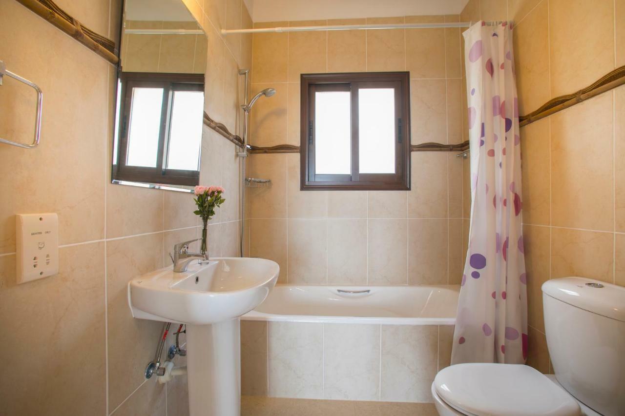 Villa Blue Jadeite Пея Екстериор снимка