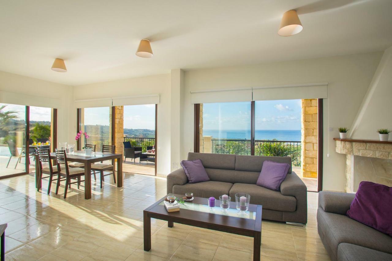 Villa Blue Jadeite Пея Екстериор снимка